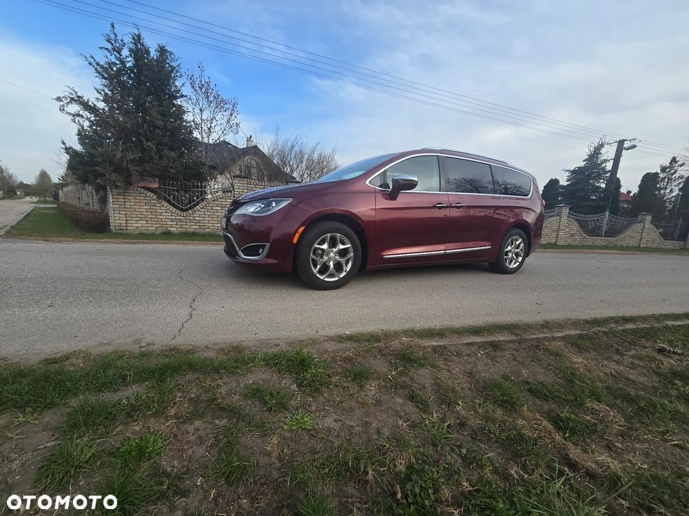 Chrysler Pacifica - 15