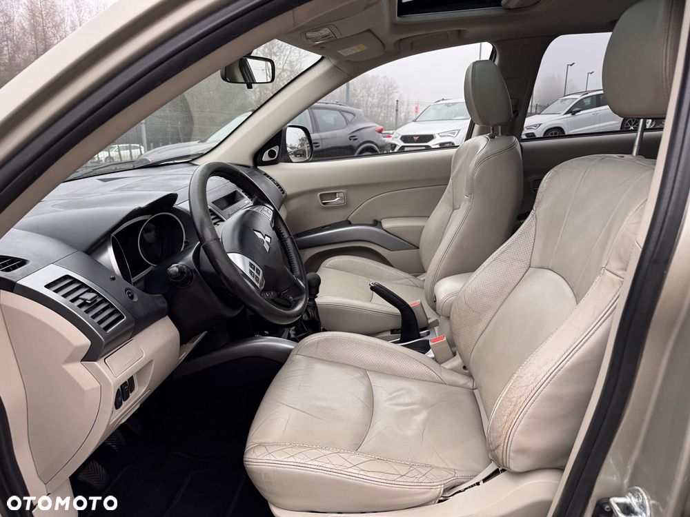 Mitsubishi Outlander 2.0 DID Instyle - 13