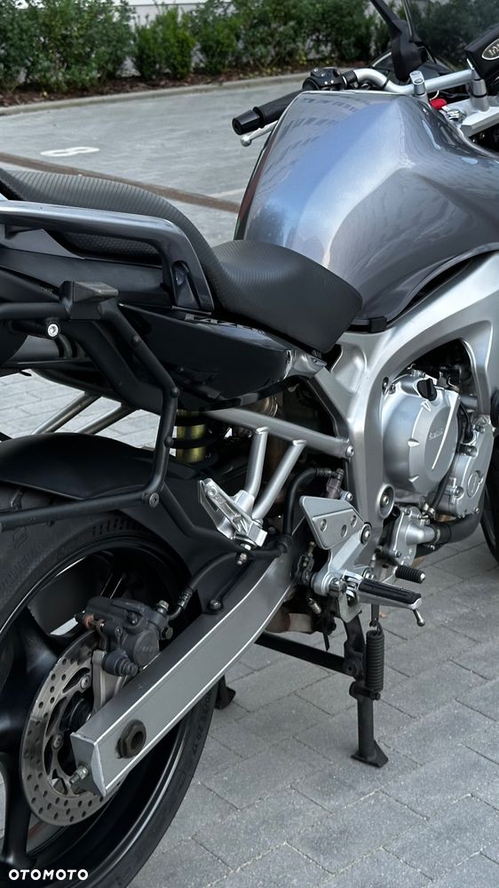Yamaha FZ6 - 20