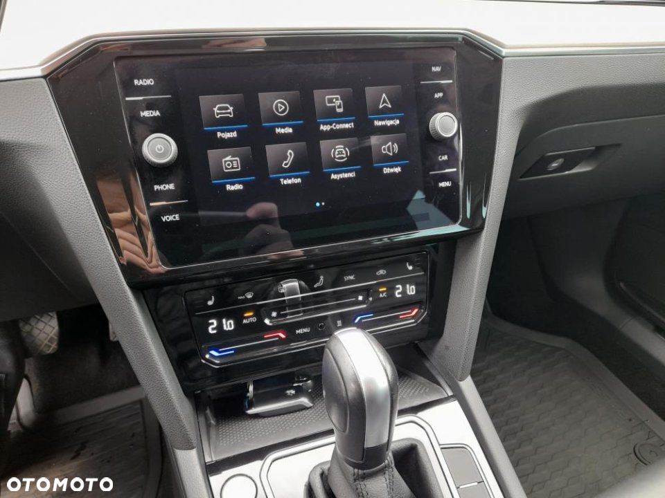Volkswagen Passat - 23