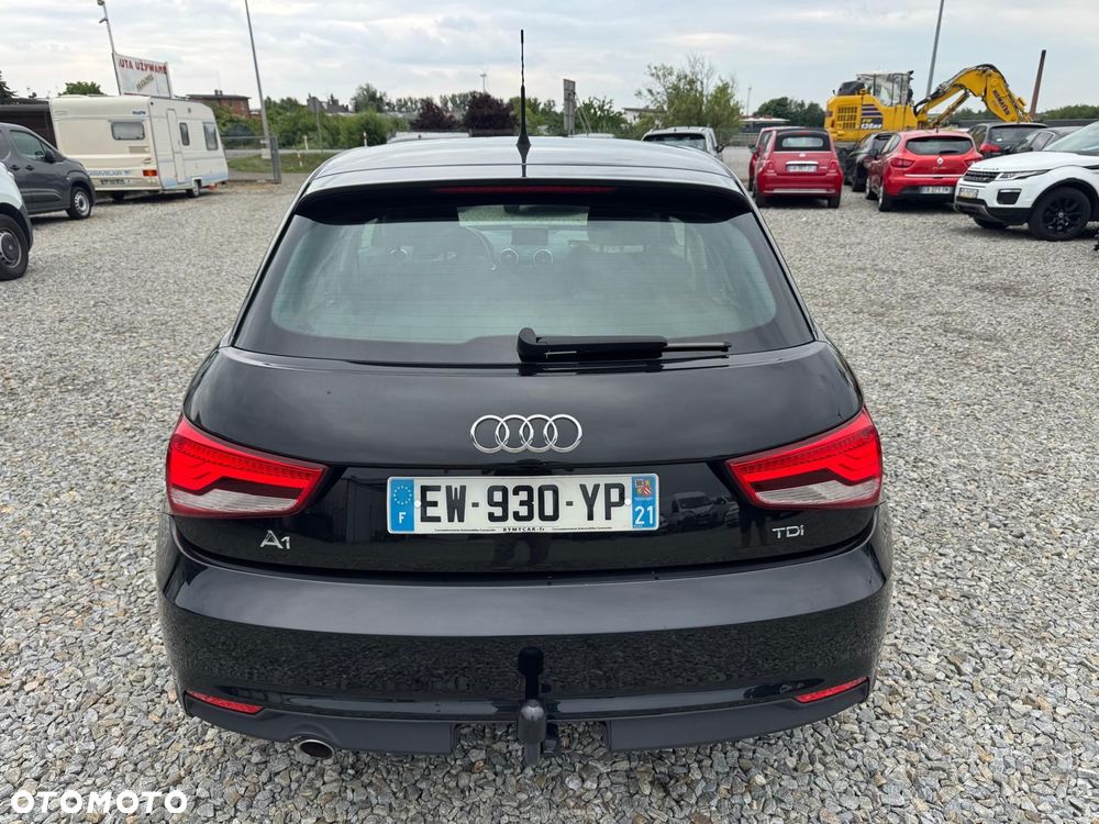 Audi A1 Sportback 1.6 TDI Design S tronic - 4