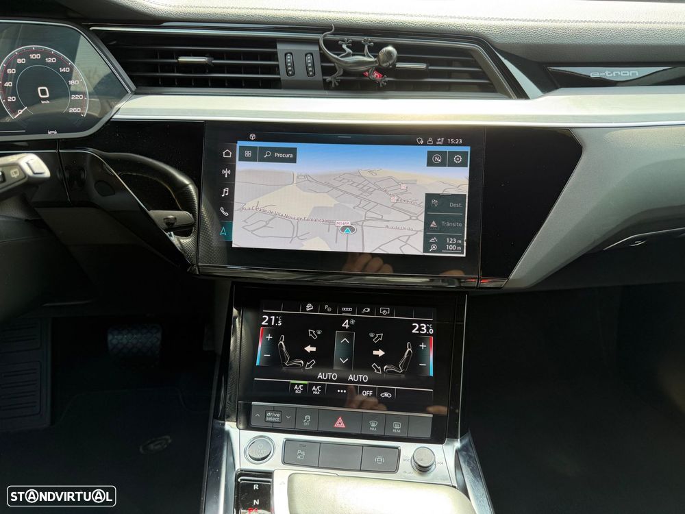 Audi e-tron 55 quattro S line - 25