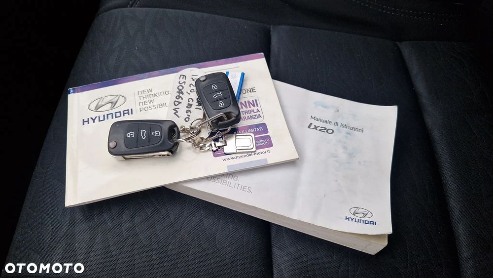 Hyundai ix20 1.4 blue Comfort - 17