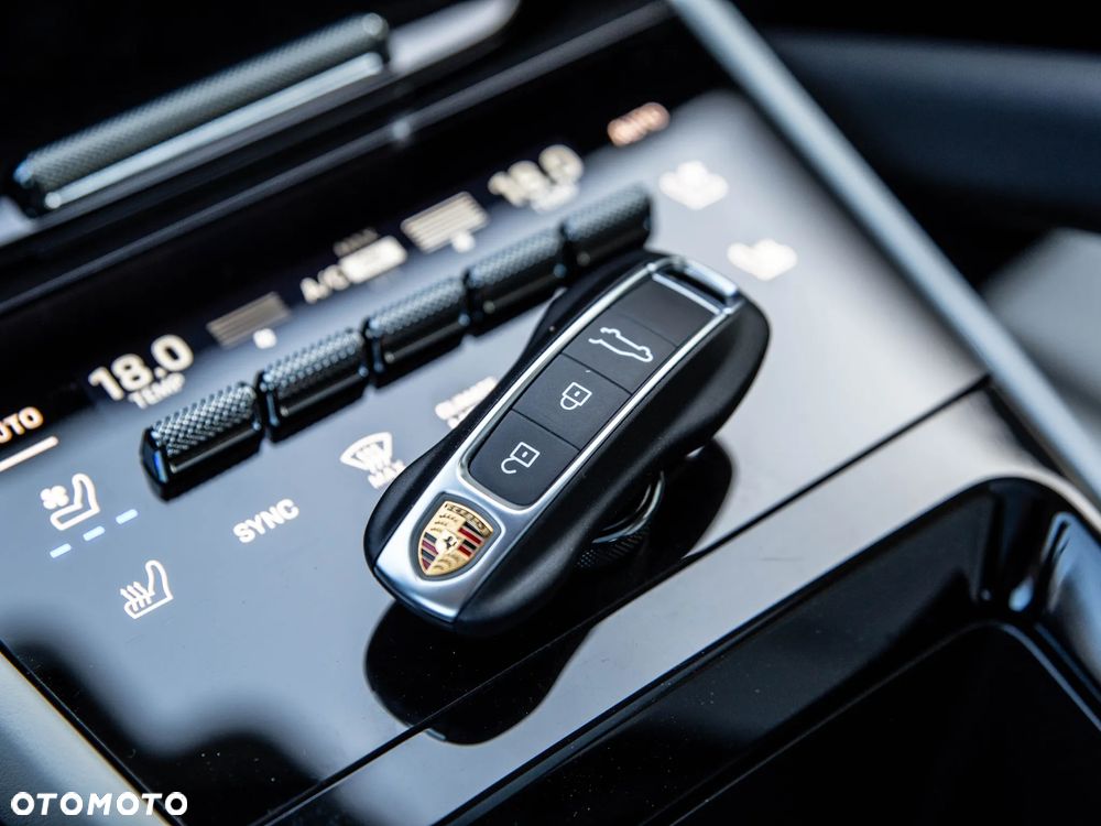 Porsche Cayenne S E-Hybrid PHEV - 22