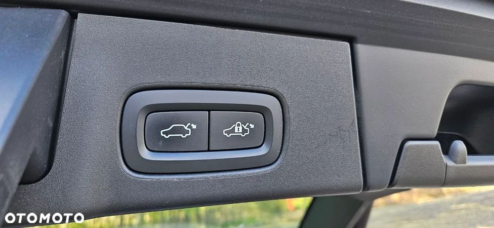 Volvo V90 Cross Country D5 AWD Pro - 25