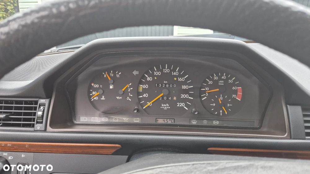 Mercedes-Benz W124 (1984-1993) - 13