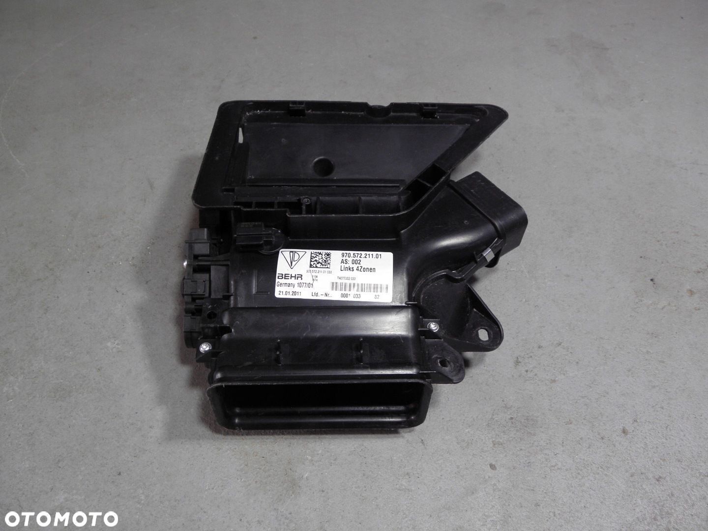 PORSCHE PANAMERA 970 // KIEROWNICA POWIETRZA DOLOT 97057221101 - 1