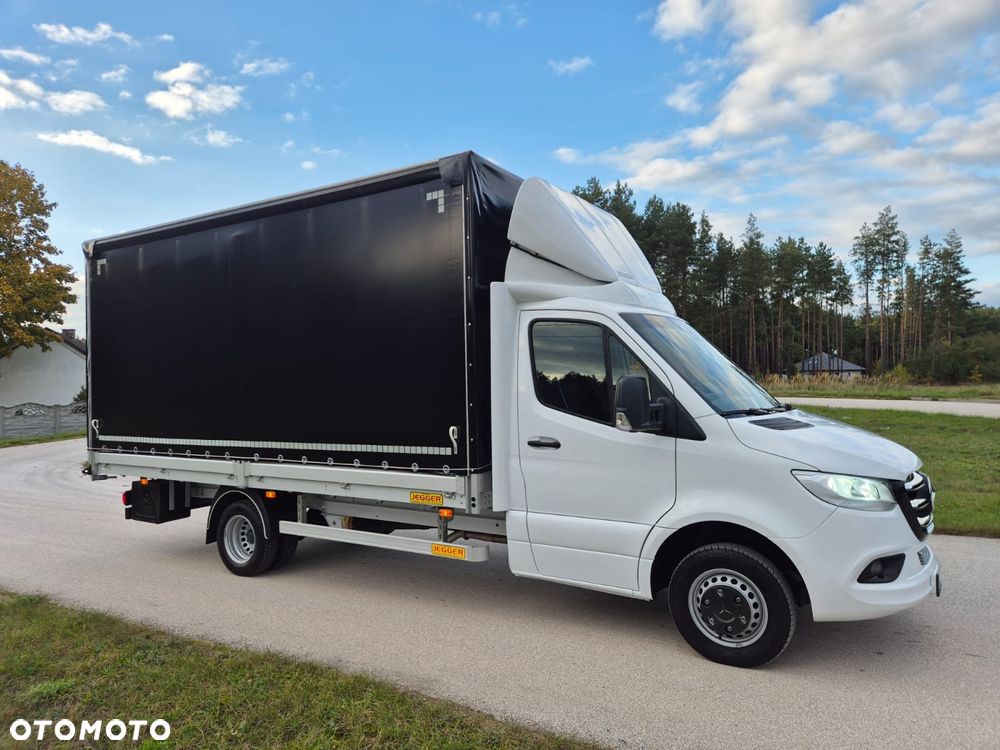 Mercedes-Benz Sprinter - 2
