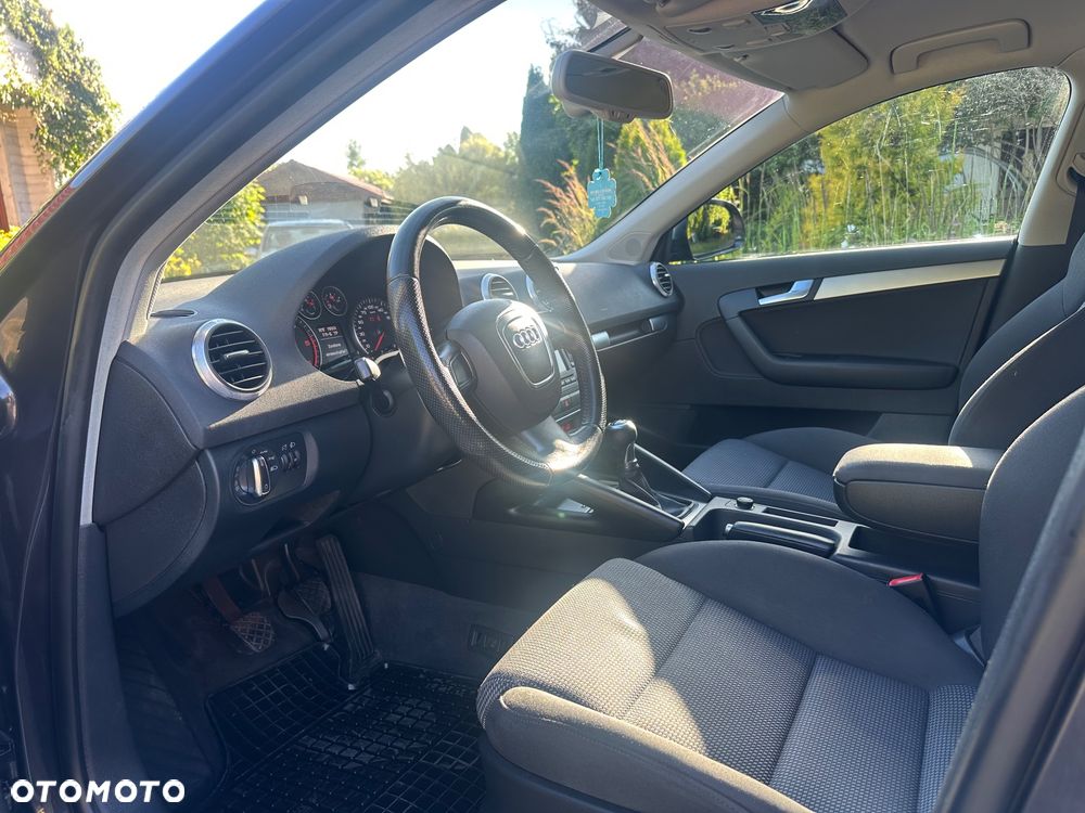 Audi A3 Sportback 2.0 TDI DPF Ambiente - 5