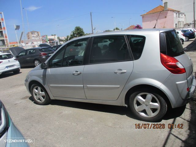 Renault Scénic 1.5 dCi Dynamique S - 11