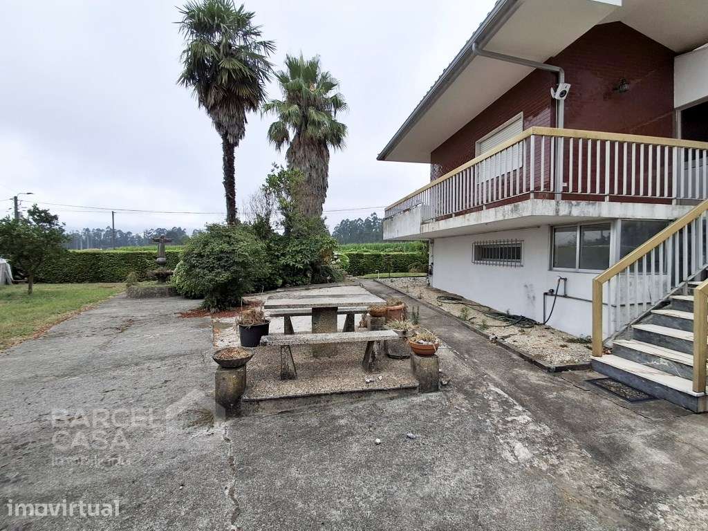 Exclusiva Moradia T5 com Piscina e Lote de 2.244 m² - Roriz, Barcelos - Grande imagem: 2/26