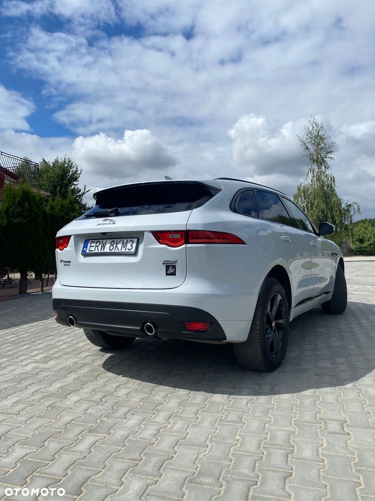 Jaguar F-Pace - 4
