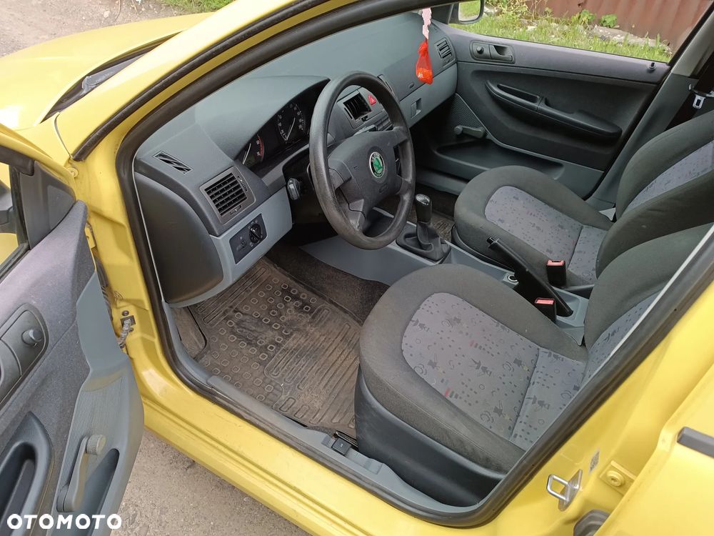Skoda Fabia 1.2 HTP Exact - 5
