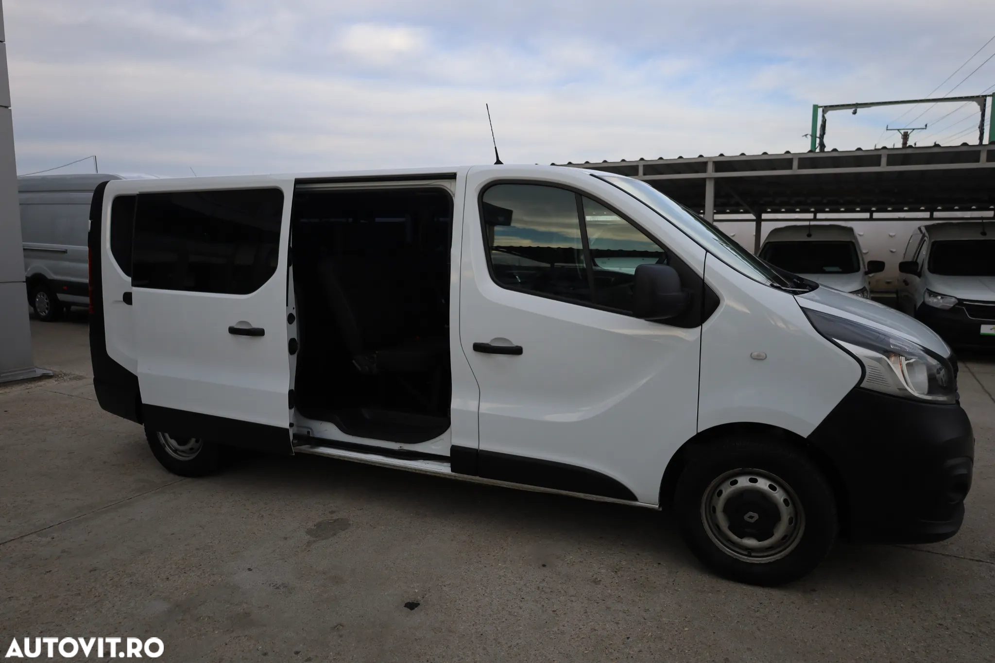 Renault Trafic Combi L2H1 1.6 dCi TT 125 7+1 Expression - 14