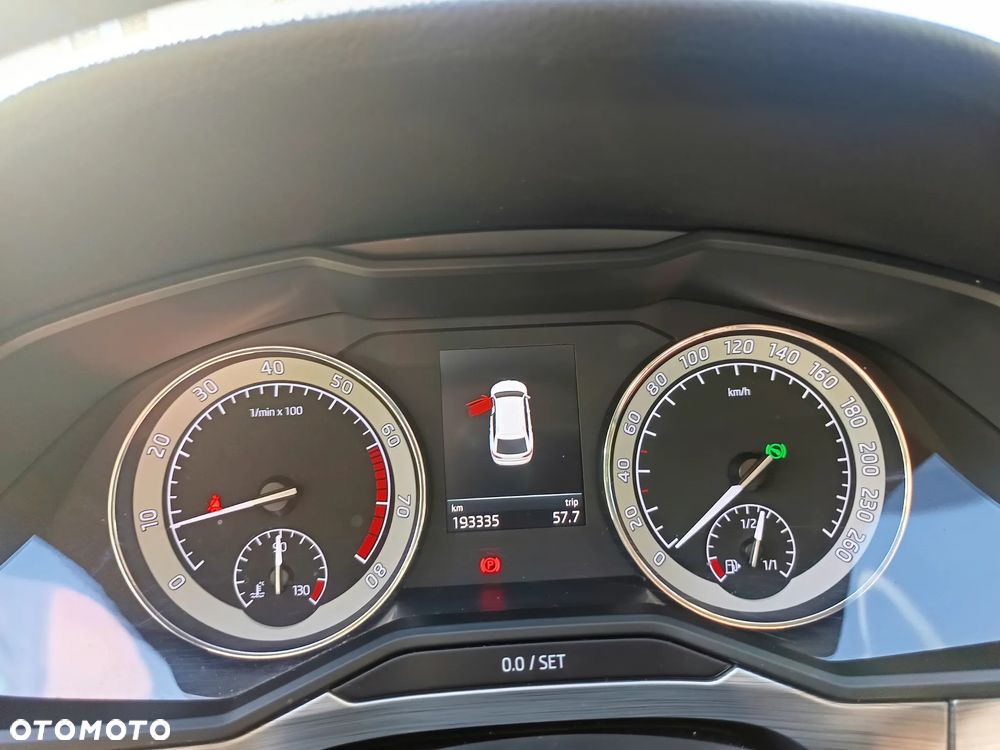 Skoda Superb 2.0 TSI Ambition DSG - 25