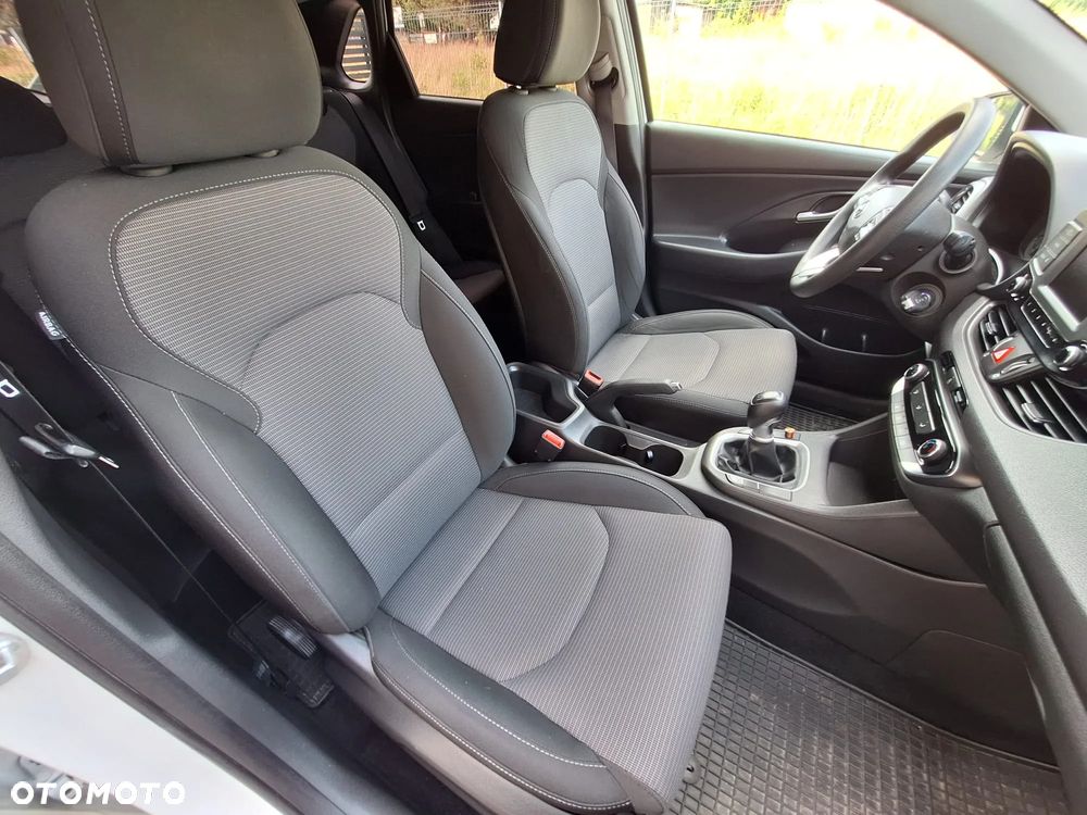 Hyundai i30 1.4 Select - 19
