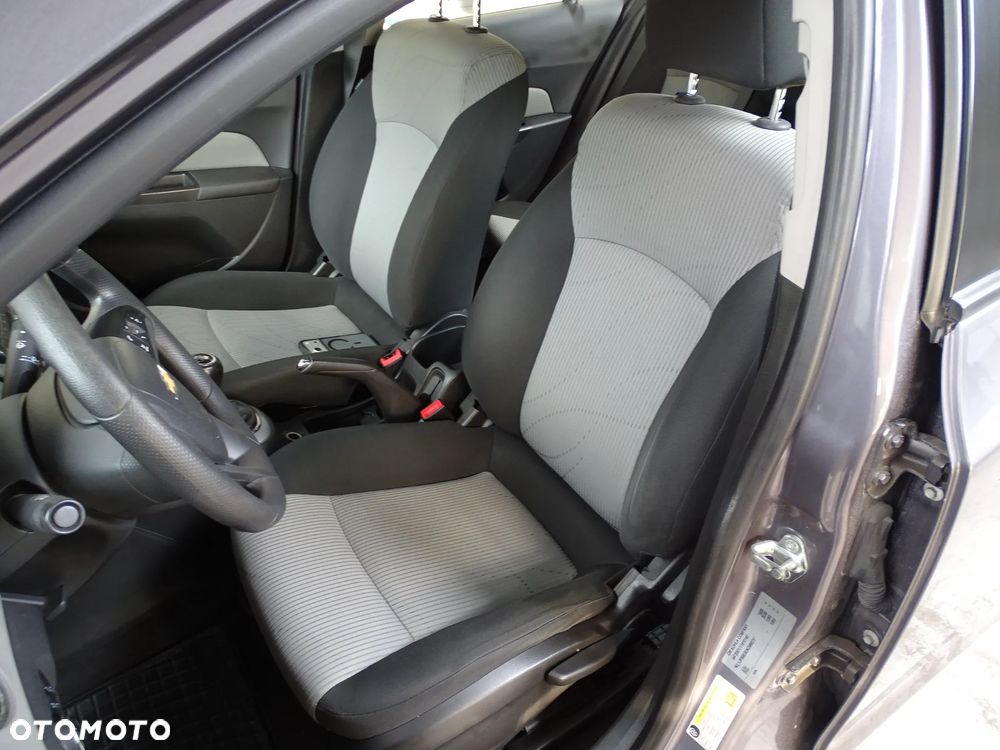 Chevrolet Cruze - 10