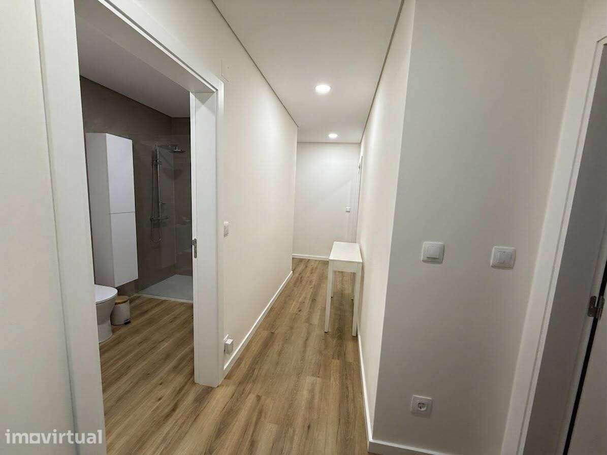 T2 Totalmente remodelado a 3minutos de S.J. da Madeira - Grande imagem: 3/10