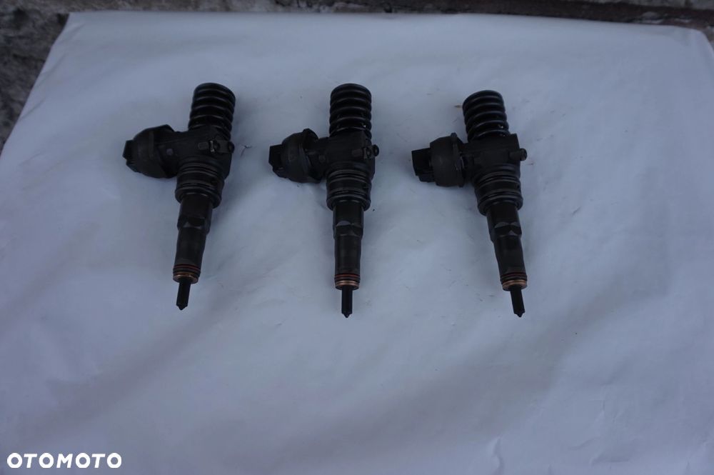 WTRYSK 1.9 2.0 TDI AUDI A4 B7 0414720230 038130073BH - 2