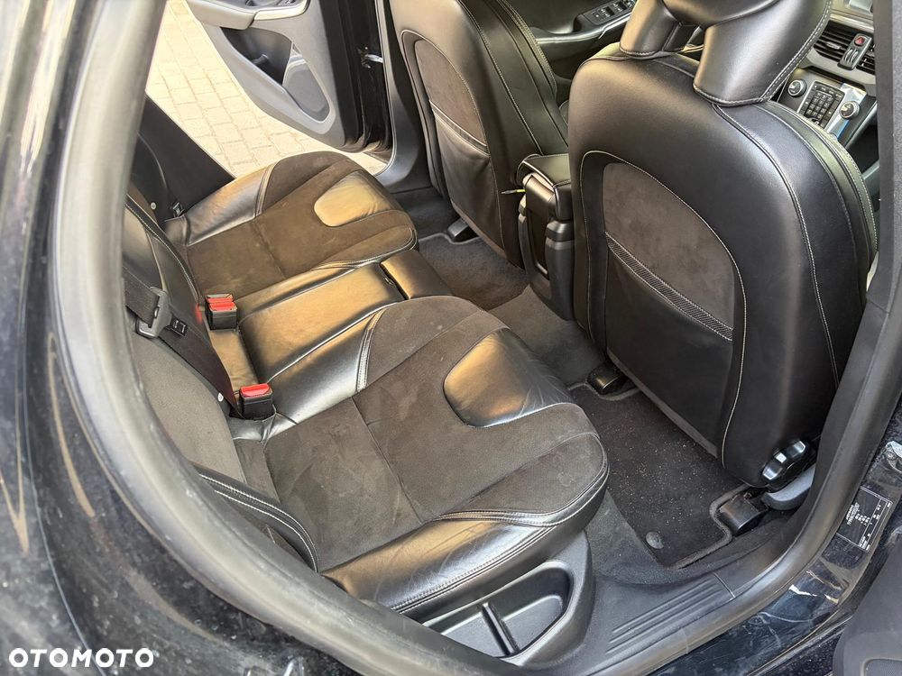 Volvo V40 ver-d2-r--design-kinetic - 17