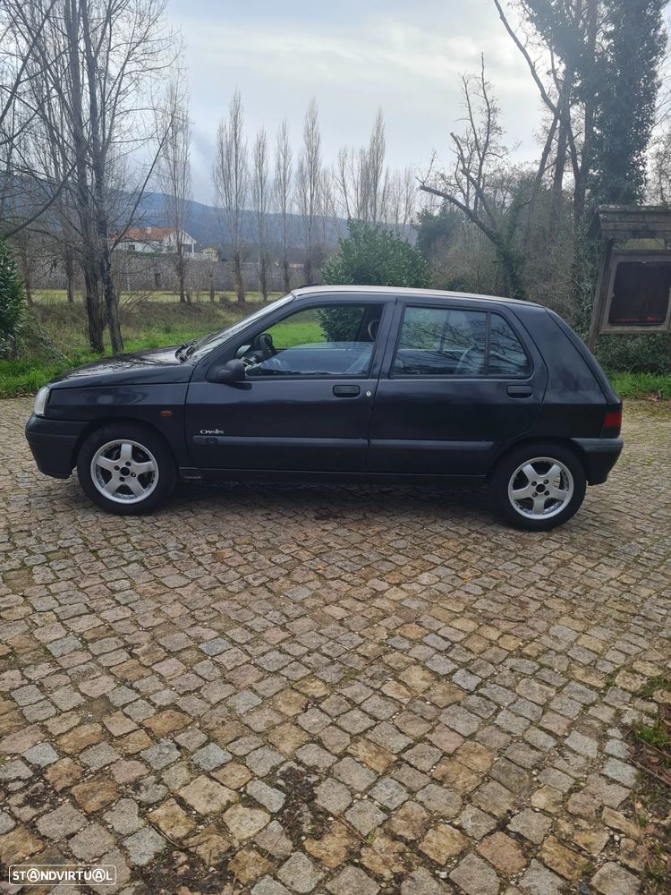 Renault Clio 1.2 Oasis - 3