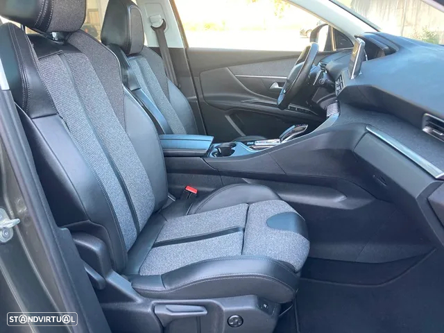 Peugeot 5008 1.2 PureTech Allure EAT8 - 51