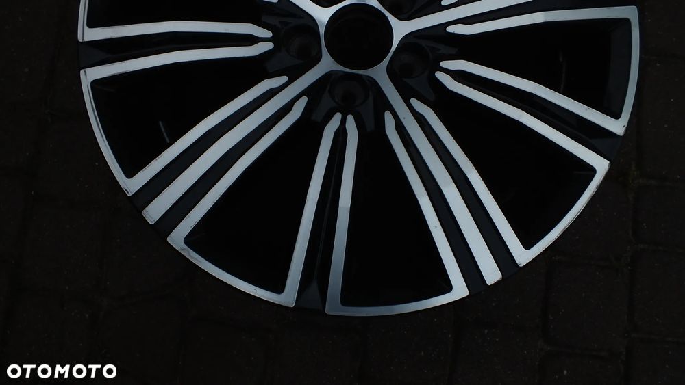 Felga aluminiowa 8X18 Volvo V60 XC40 31471312 - 2