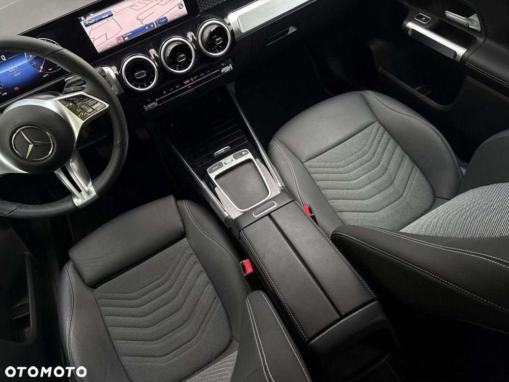 Mercedes-Benz GLB - 15