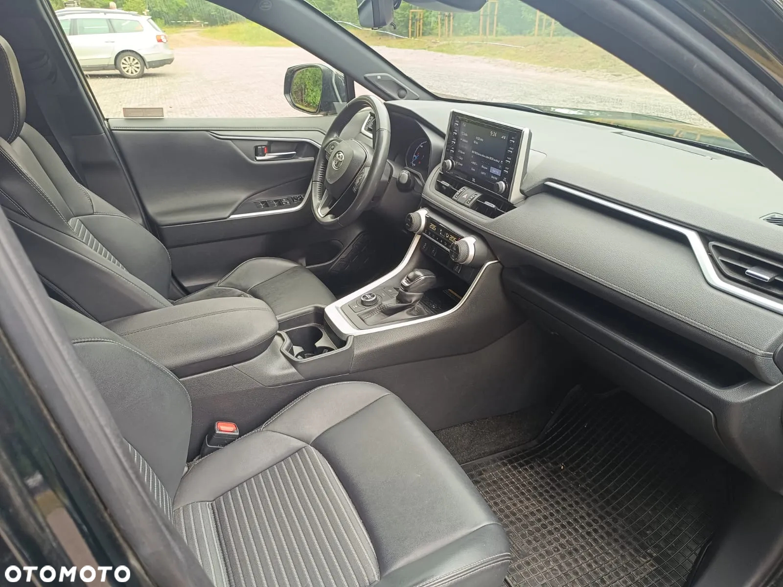 Toyota RAV4 2.5 Hybrid Black Edition by JBL 4x4 - 26