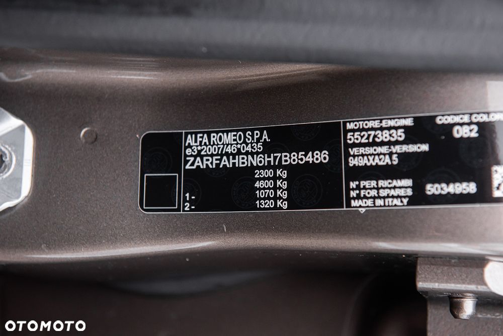 Alfa Romeo Stelvio 2.0 Turbo 16V AT8-Q4 First Edition - 38