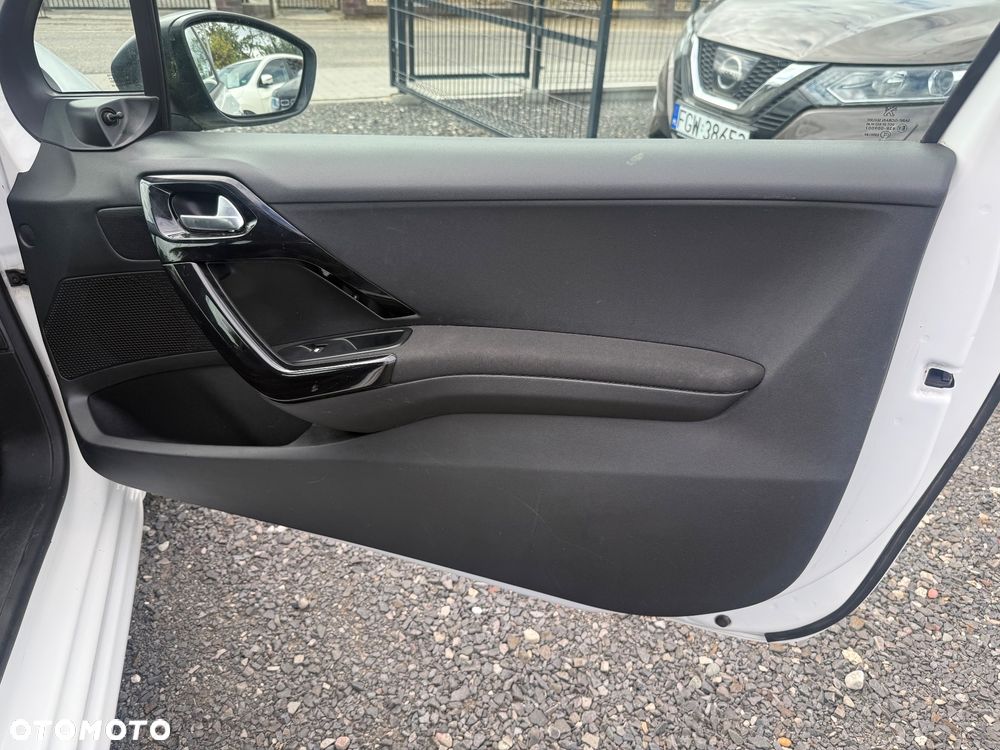 Peugeot 208 68 VTI Access - 12
