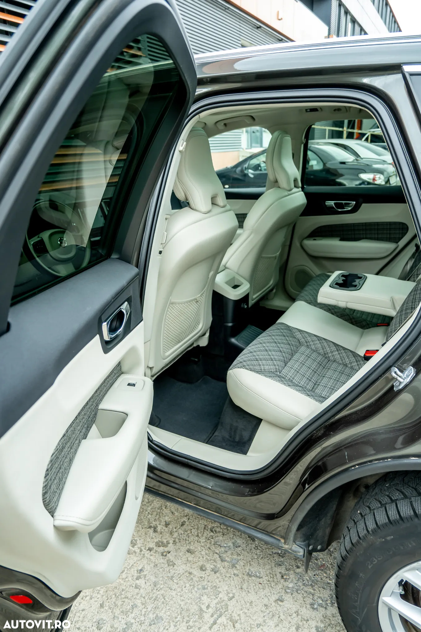 Volvo XC 60 T8 Twin Engine AWD Geartronic Inscription - 20