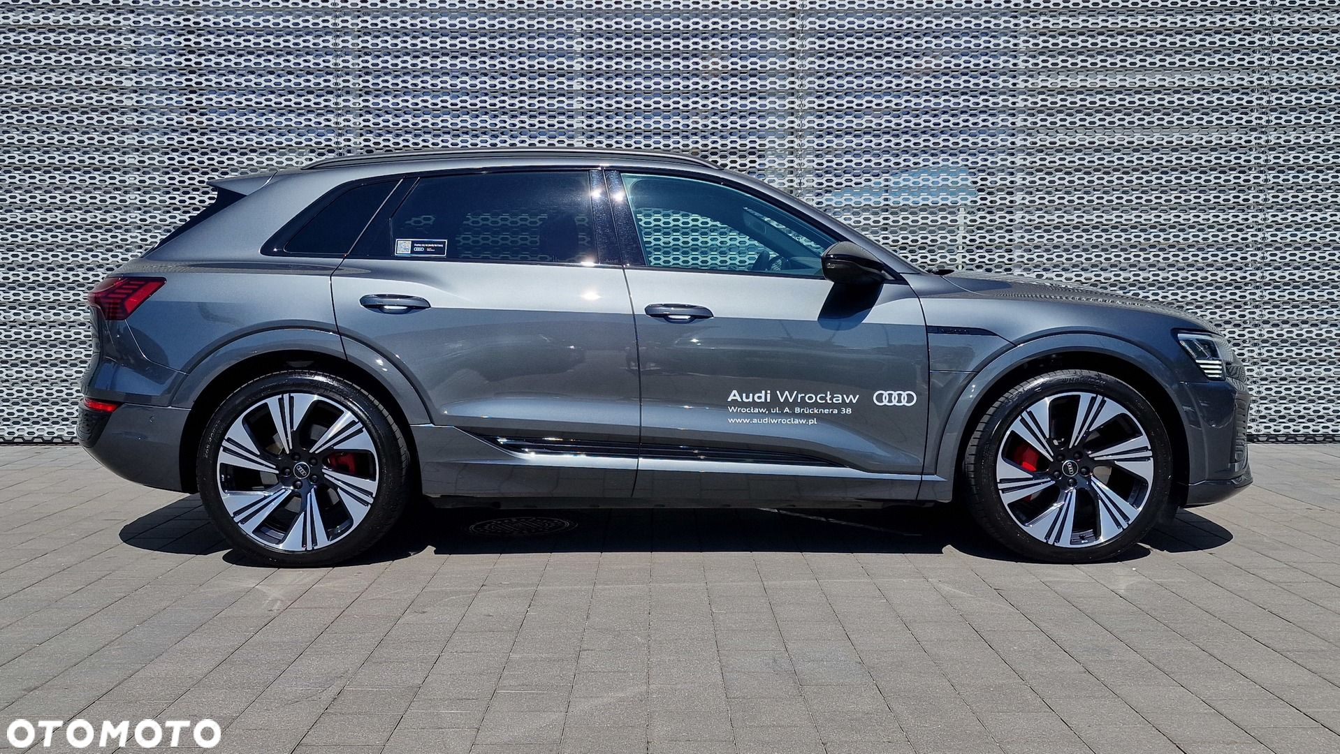 Audi Q8 - 10