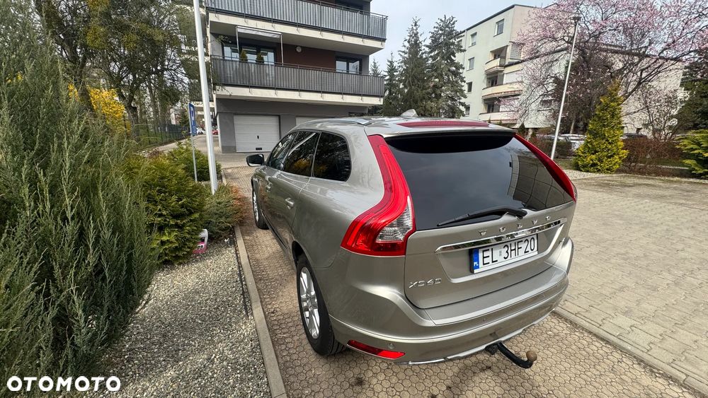 Volvo XC 60 D4 Geartronic Summum - 8