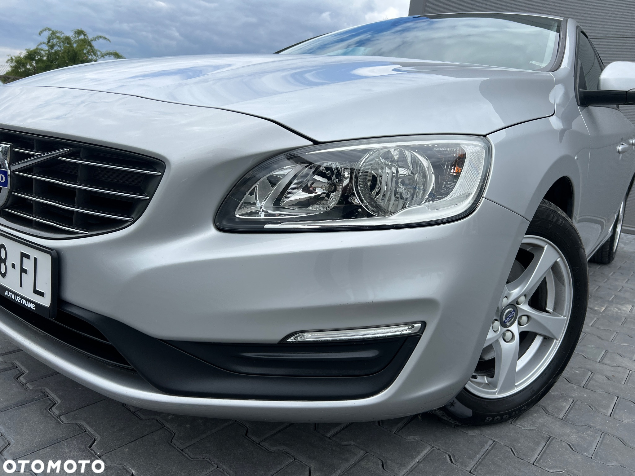 Volvo V60 D2 Kinetic - 2