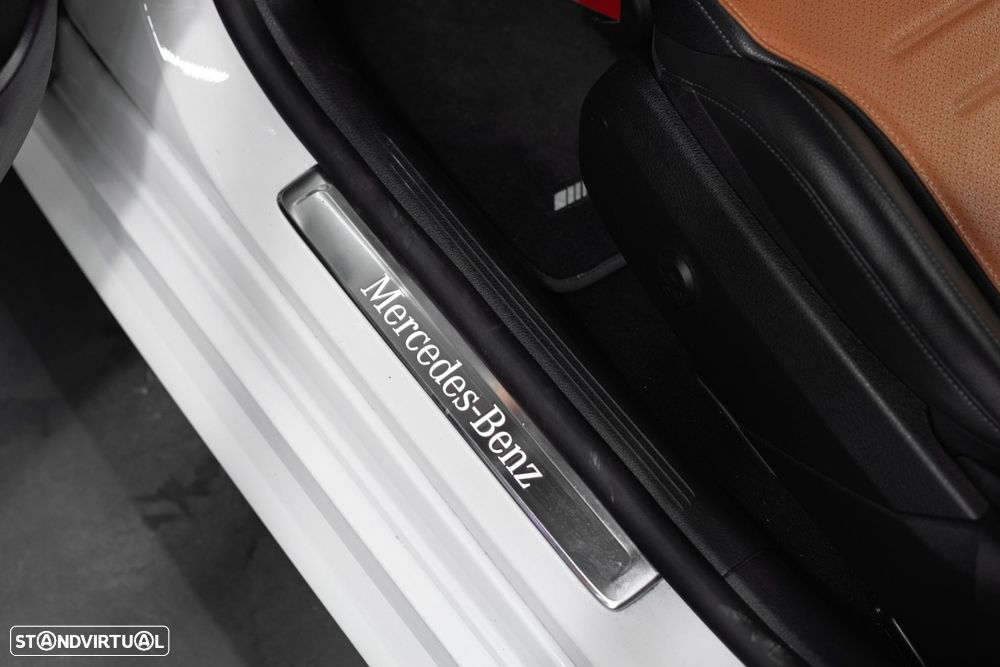 Mercedes-Benz C 300 e AMG Line - 39