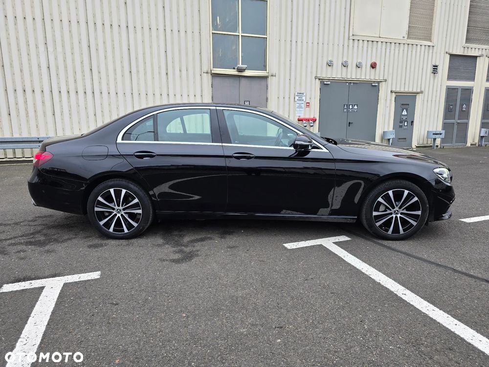 Mercedes-Benz Klasa E 300 Business Edition - 3