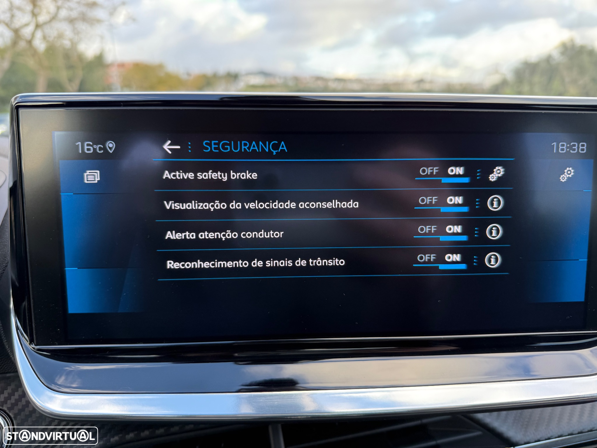 Peugeot 208 1.2 PureTech Allure - 44
