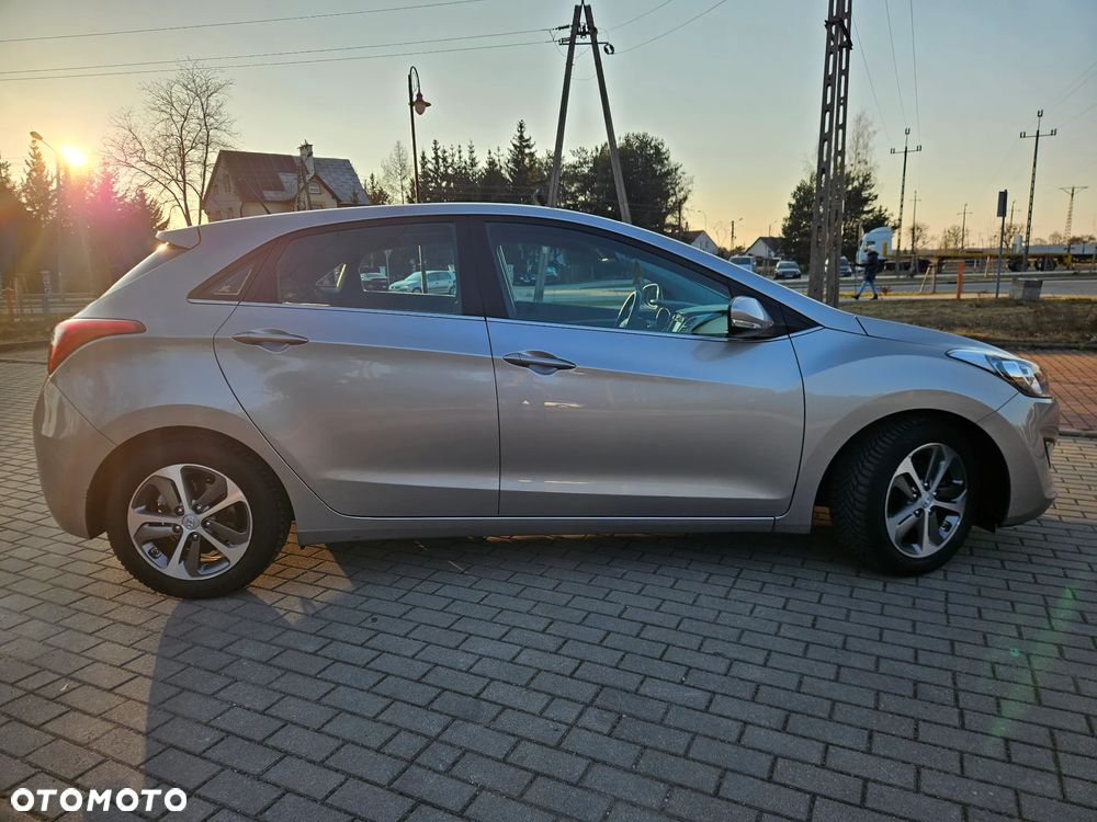 Hyundai i30 blue 1.6 GDI Trend - 4