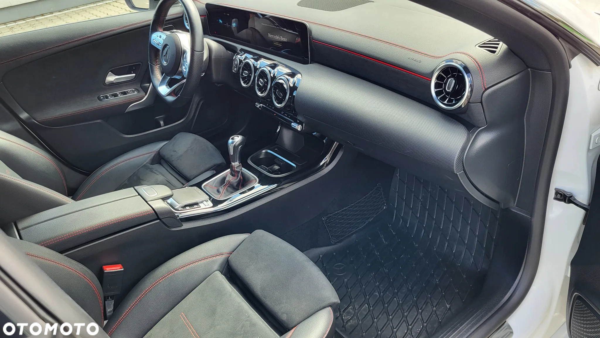 Mercedes-Benz CLA 200 AMG Line - 26