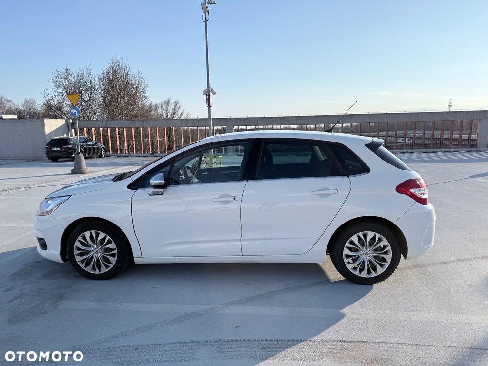 Citroën C4 e-HDi 115 Selection - 8