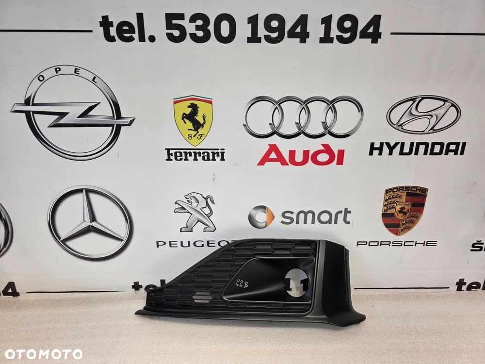 AUDI A5 8W6 LIFT 19- ZWYKŁA LEWA / PRAWA KRATKA BOCZNA ZDERZAKA PRZEDNIEGO PRZÓD NR 8W6807682R / 8W6807681R NR AUKCJI KB22 - 7