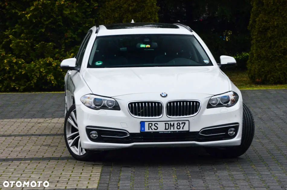 BMW Seria 5 520d Touring Luxury Line - 2