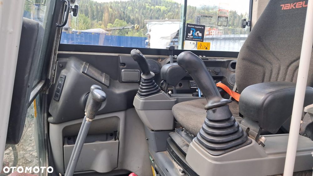 Takeuchi TB260 - 19