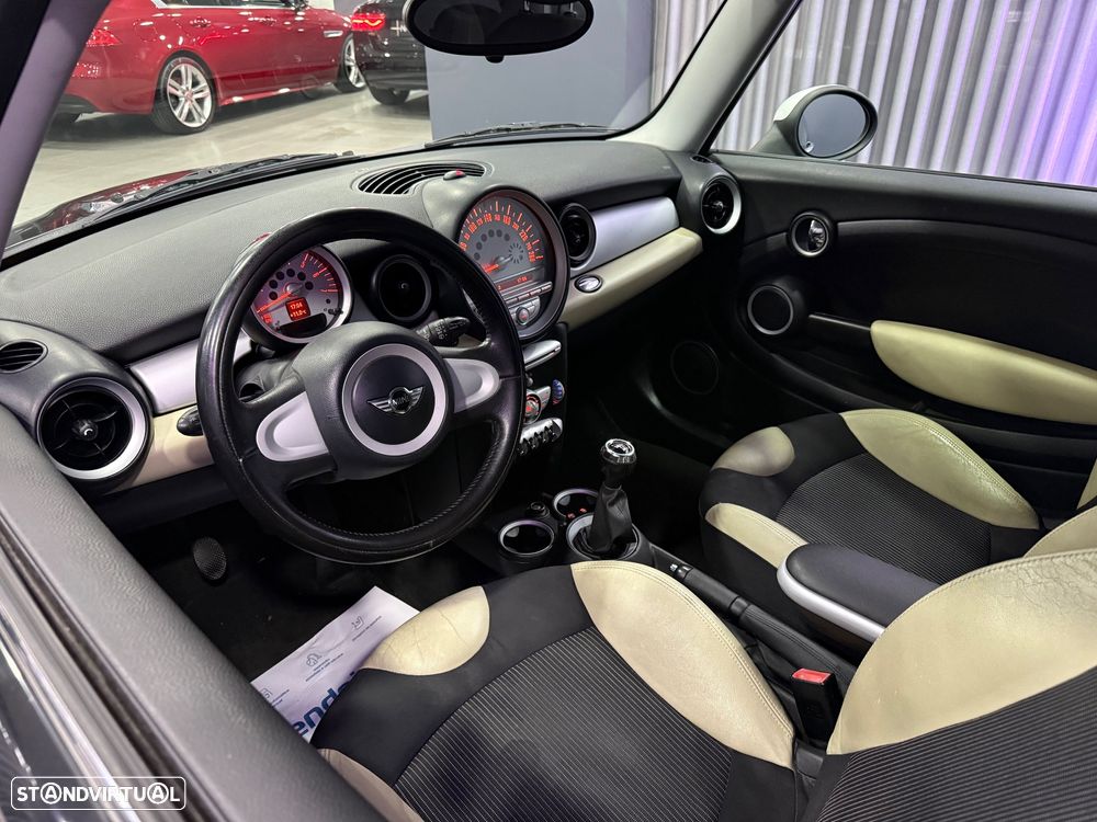 MINI 3 Portas Cooper D - 13