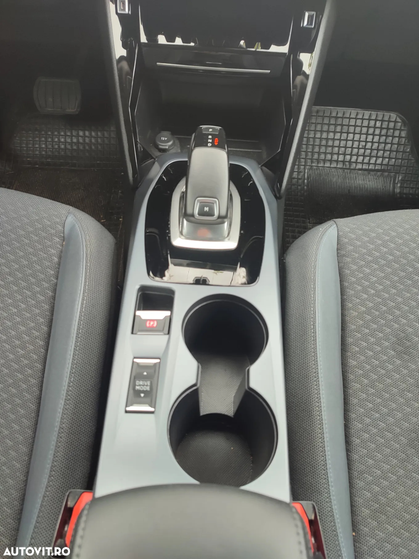 Peugeot 2008 1.5 BlueHDI 130 S&S EAT8 Allure - 17