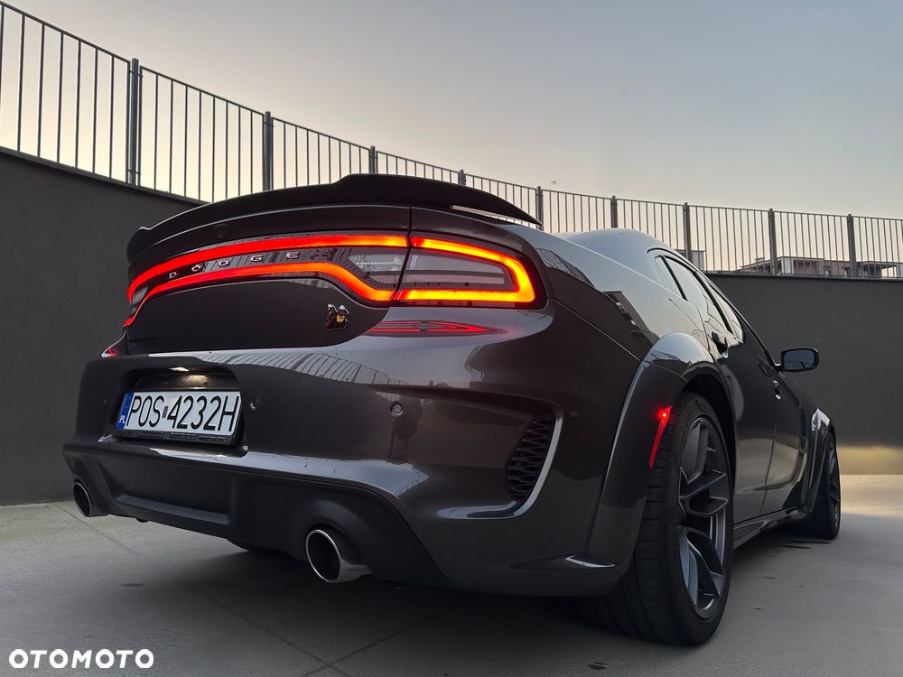 Dodge Charger 6.4 Scat Pack Widebody - 19