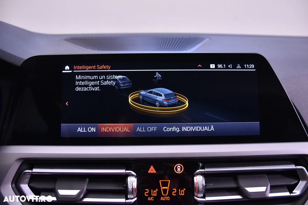 BMW Seria 3 318d Touring Aut. - 24