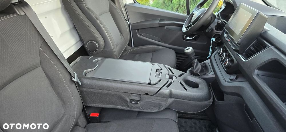 Renault Trafic - 25
