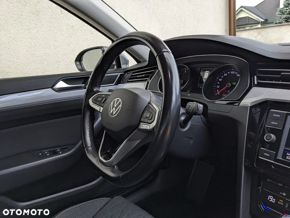 Volkswagen Passat 2.0 TDI SCR Style DSG - 29